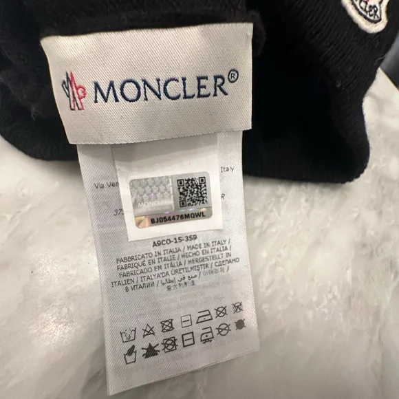 Moncler Black Beanie - Picture 4 of 5